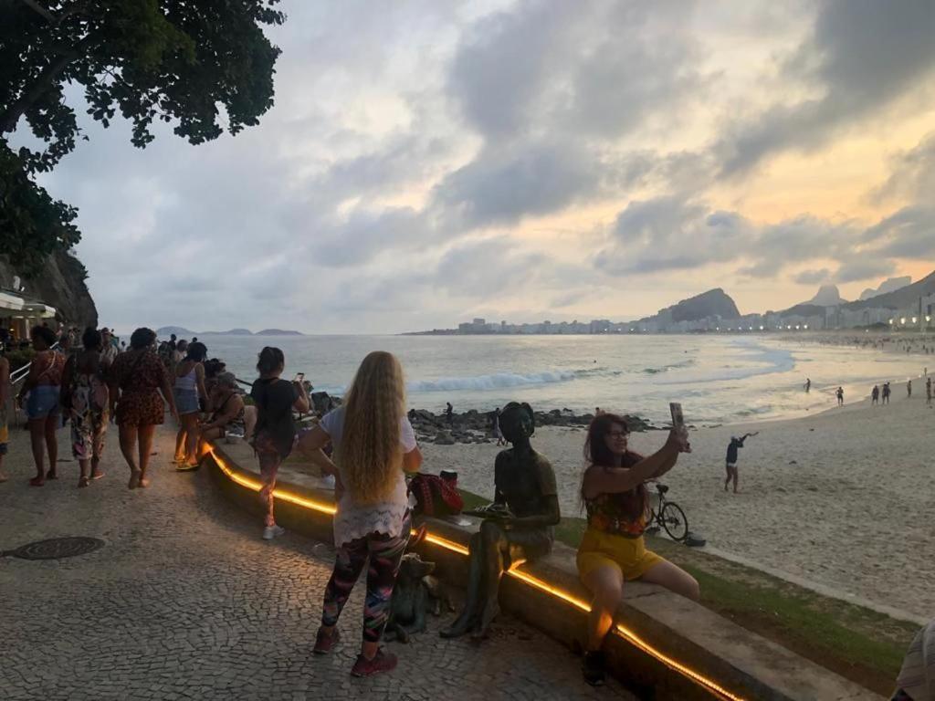 Copacabana Rua Tranquila E Arborizada Perto De Tudo Posto 2 Rio de Janeiro Esterno foto